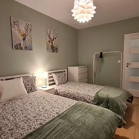Debowe Zacisze Tuzycka Apartment
