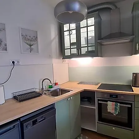 Debowe Zacisze Tuzycka Apartment *