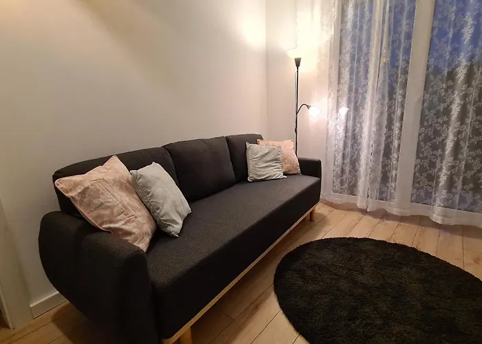 Dębowe Zacisze Tużycka * Warszawa