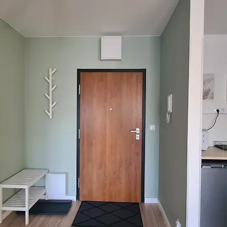 Debowe Zacisze Tuzycka ワルシャワ